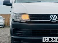 VOLKSWAGEN TRANSPORTER